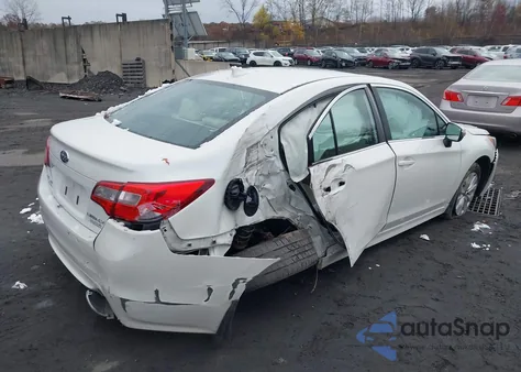 2017 Subaru Legacy 2.5I Premium из США, поврежденный, VIN 4S3BNAH68H3012643
